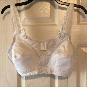 NWOT Ultimate Full Coverage Bra L (40-42)